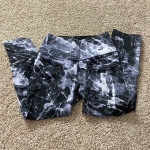 Nike cropped leggings